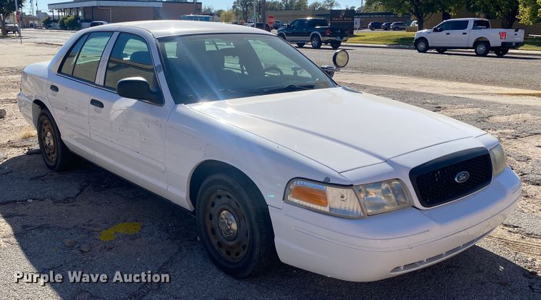 image for item DL6151 2004 Ford Crown Victoria Police Interceptor
