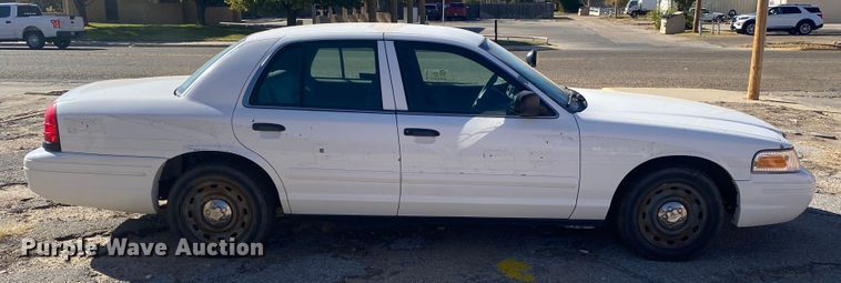 image for item DL6151 2004 Ford Crown Victoria Police Interceptor