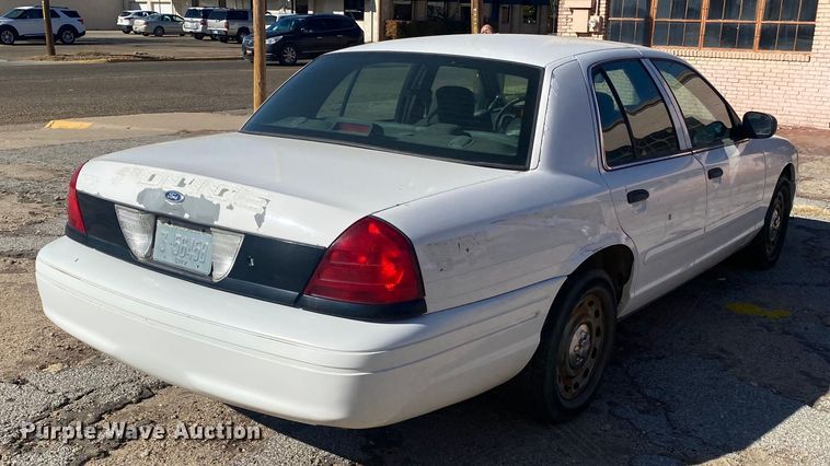 image for item DL6151 2004 Ford Crown Victoria Police Interceptor
