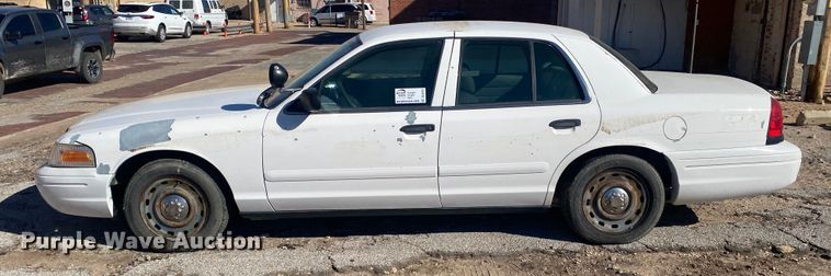 image for item DL6151 2004 Ford Crown Victoria Police Interceptor