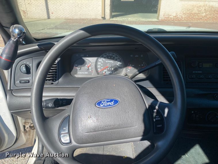 image for item DL6151 2004 Ford Crown Victoria Police Interceptor