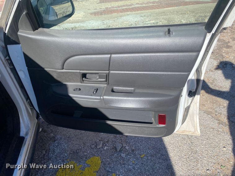 image for item DL6151 2004 Ford Crown Victoria Police Interceptor