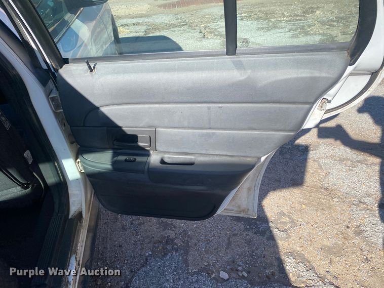 image for item DL6151 2004 Ford Crown Victoria Police Interceptor