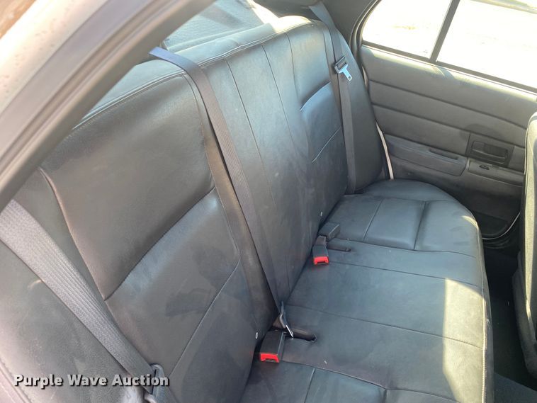 image for item DL6151 2004 Ford Crown Victoria Police Interceptor