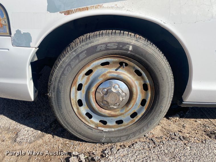 image for item DL6151 2004 Ford Crown Victoria Police Interceptor