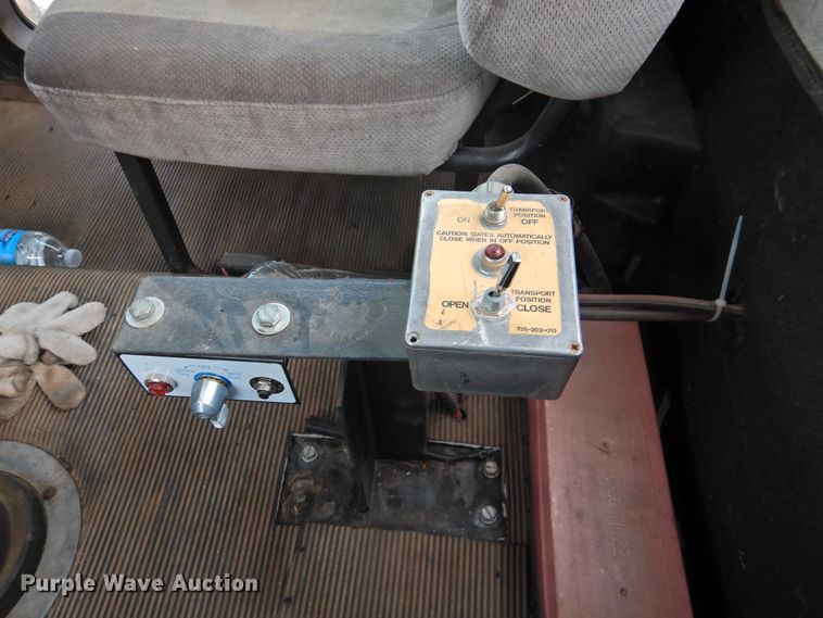 image for item DN0061 2000 Freightliner FLD120  semi truck