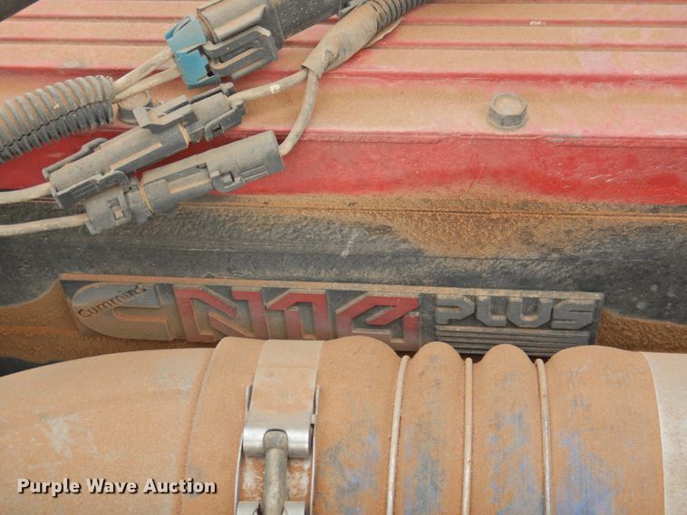 image for item DN0061 2000 Freightliner FLD120  semi truck