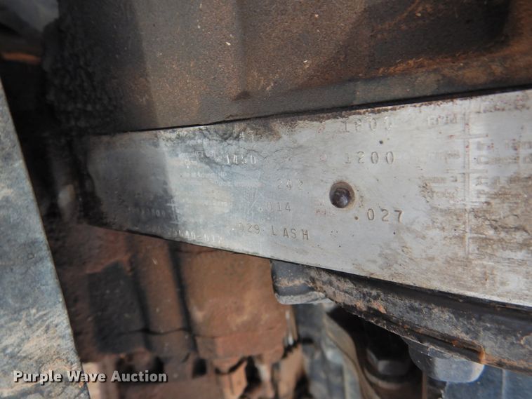 image for item DN0061 2000 Freightliner FLD120  semi truck