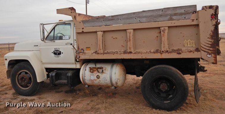 image for item DN0062 1986 Ford F600  dump truck