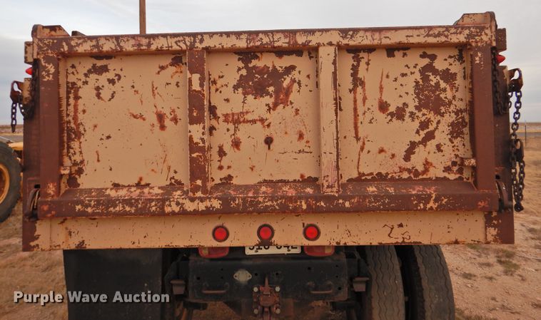 image for item DN0062 1986 Ford F600  dump truck