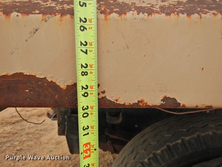 image for item DN0062 1986 Ford F600  dump truck