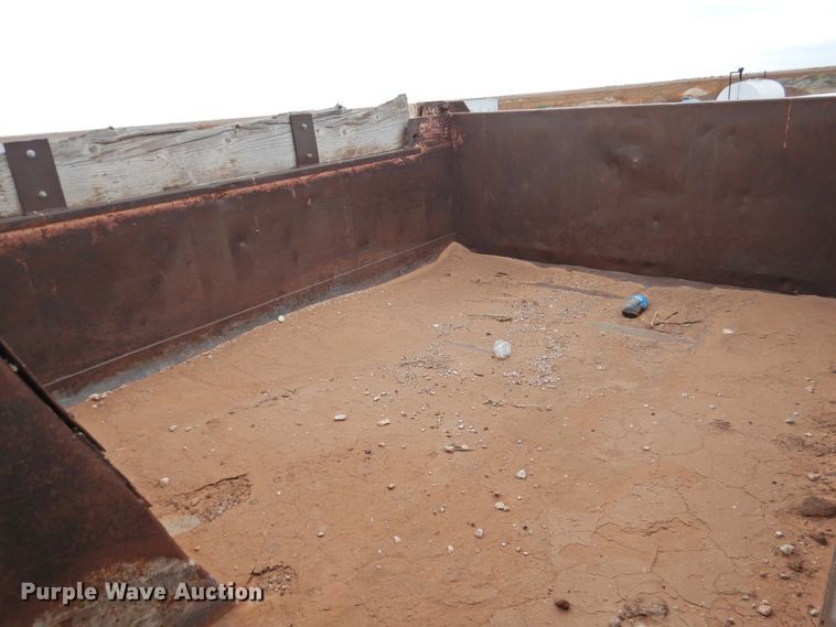 image for item DN0062 1986 Ford F600  dump truck