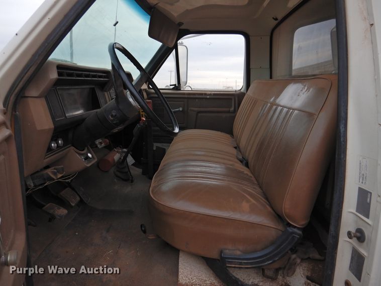 image for item DN0062 1986 Ford F600  dump truck