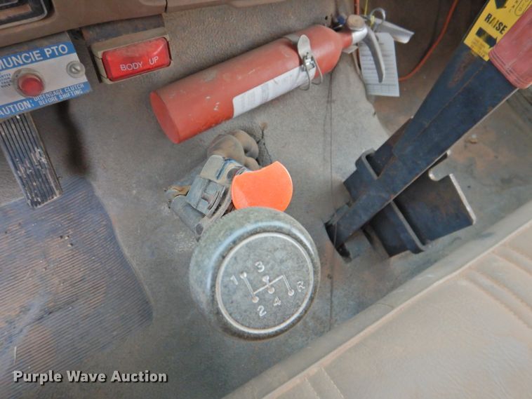 image for item DN0062 1986 Ford F600  dump truck