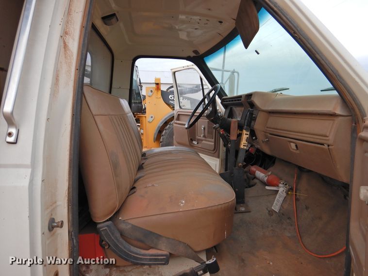 image for item DN0062 1986 Ford F600  dump truck