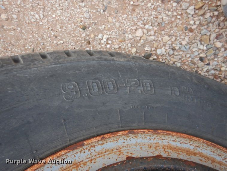 image for item DN0062 1986 Ford F600  dump truck