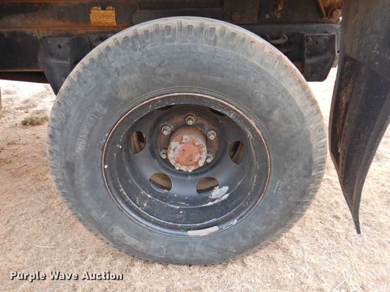 image for item DN0062 1986 Ford F600  dump truck