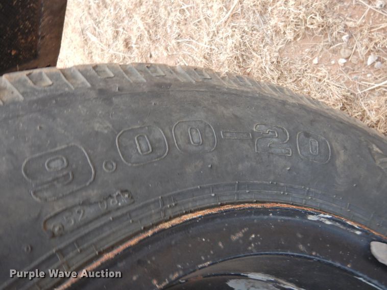 image for item DN0062 1986 Ford F600  dump truck