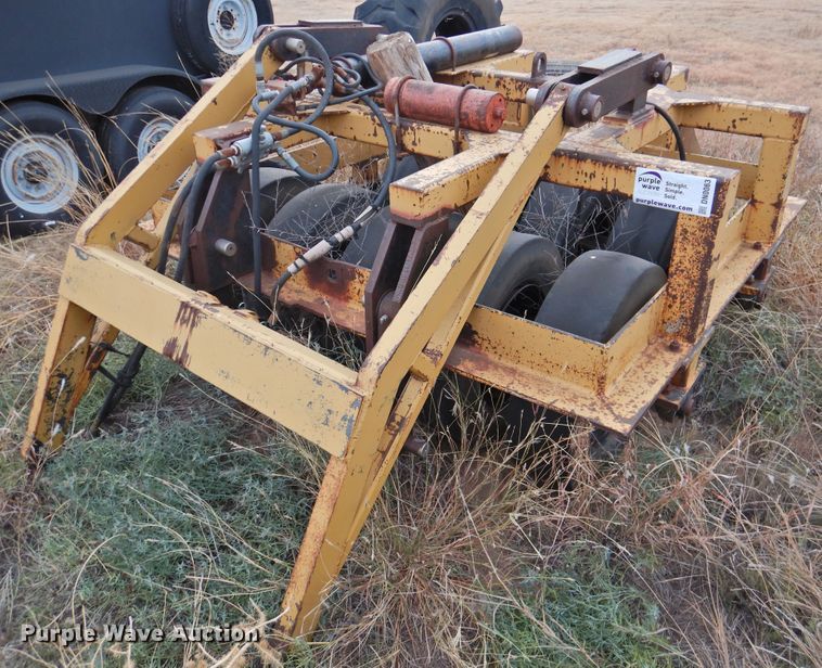 image for item DN0063 Pneumatic roller