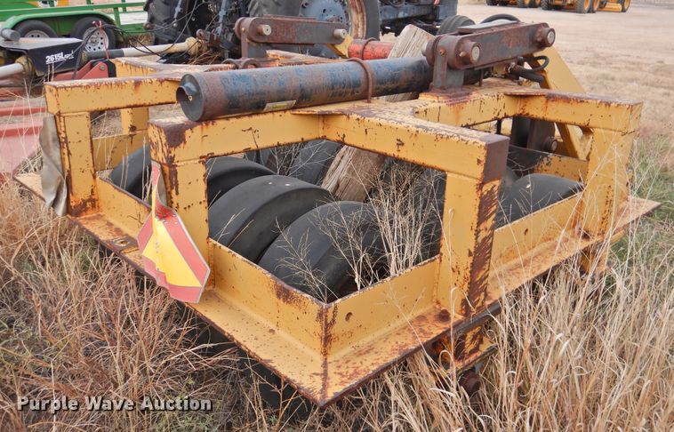 image for item DN0063 Pneumatic roller