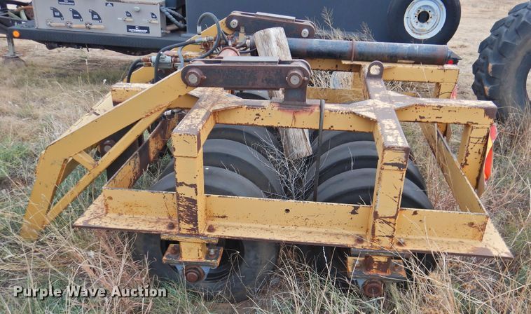 image for item DN0063 Pneumatic roller