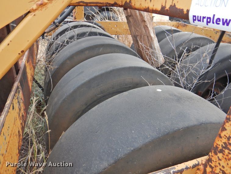 image for item DN0063 Pneumatic roller