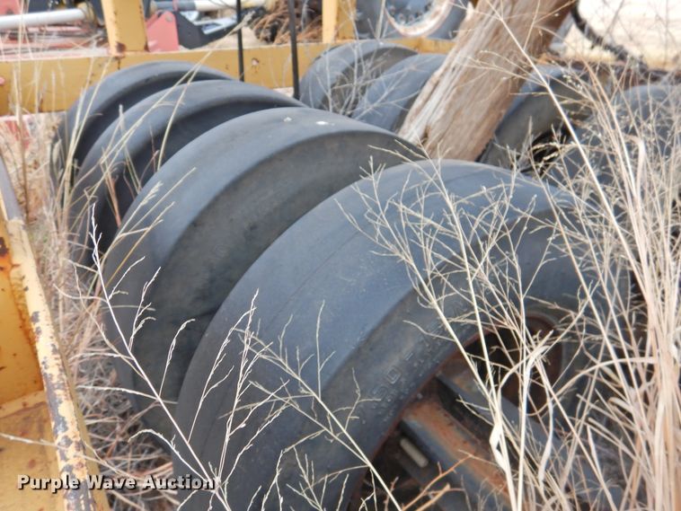 image for item DN0063 Pneumatic roller