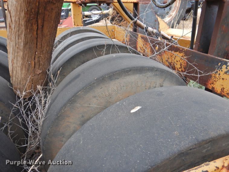 image for item DN0063 Pneumatic roller