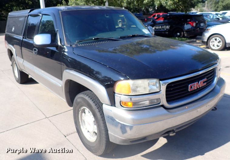image for item DN1861 2000 GMC Sierra 1500  Ext. Cab pickup truck
