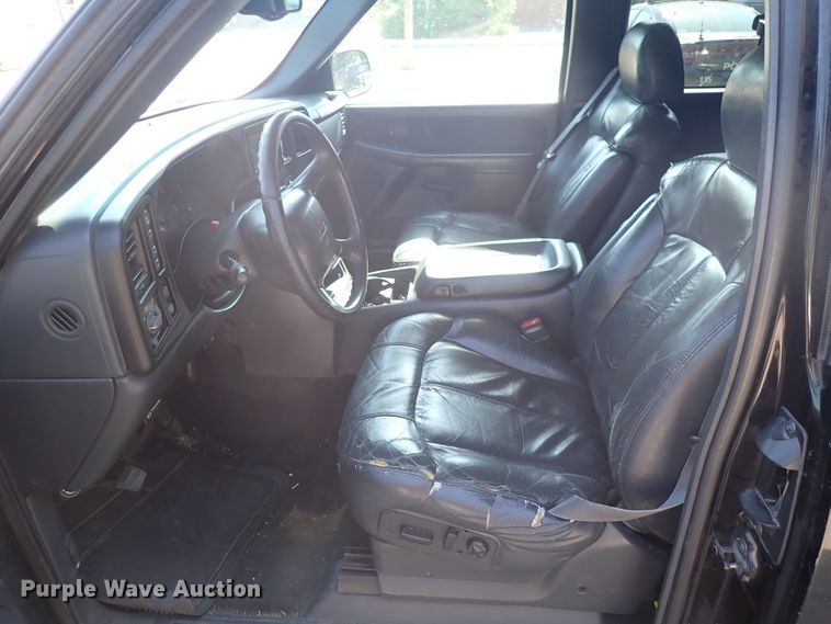 image for item DN1861 2000 GMC Sierra 1500  Ext. Cab pickup truck