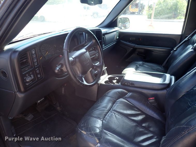 image for item DN1861 2000 GMC Sierra 1500  Ext. Cab pickup truck