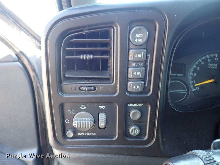 image for item DN1861 2000 GMC Sierra 1500  Ext. Cab pickup truck