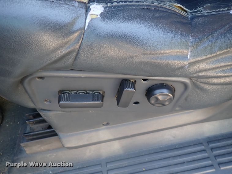 image for item DN1861 2000 GMC Sierra 1500  Ext. Cab pickup truck