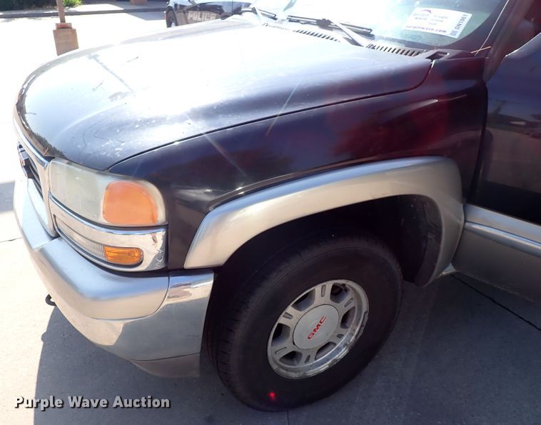 image for item DN1861 2000 GMC Sierra 1500  Ext. Cab pickup truck