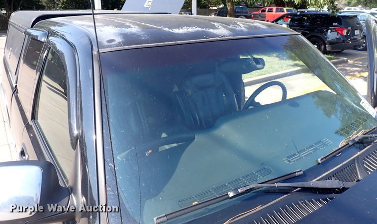 image for item DN1861 2000 GMC Sierra 1500  Ext. Cab pickup truck