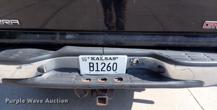 image for item DN1861 2000 GMC Sierra 1500  Ext. Cab pickup truck