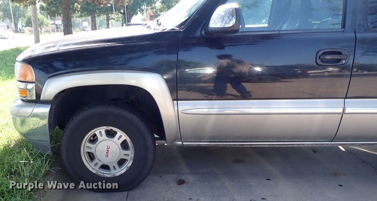 image for item DN1861 2000 GMC Sierra 1500  Ext. Cab pickup truck