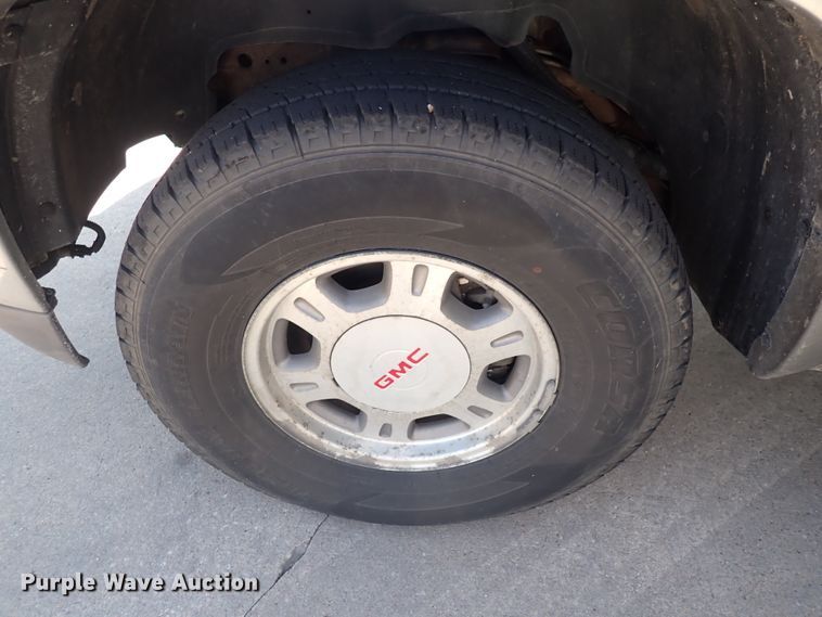 image for item DN1861 2000 GMC Sierra 1500  Ext. Cab pickup truck