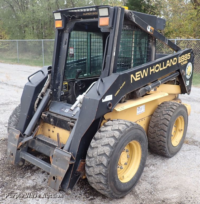 image for item DN2204 1999 New Holland LX885  skid steer loader