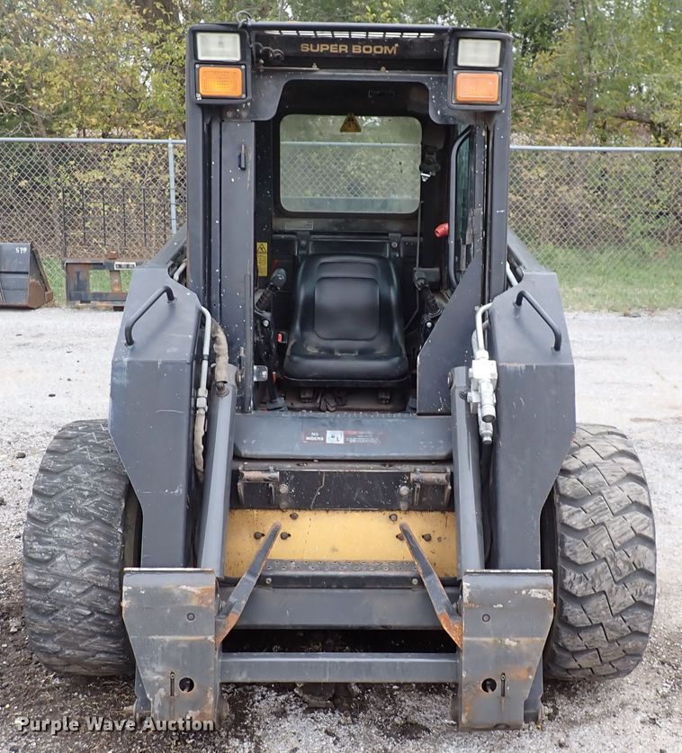 image for item DN2204 1999 New Holland LX885  skid steer loader