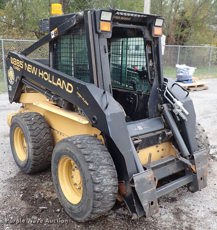 image for item DN2204 1999 New Holland LX885  skid steer loader
