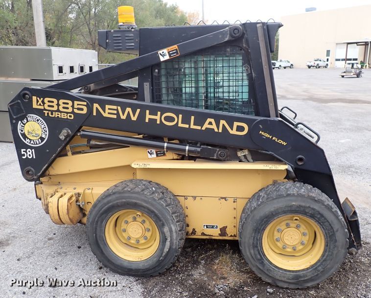 image for item DN2204 1999 New Holland LX885  skid steer loader