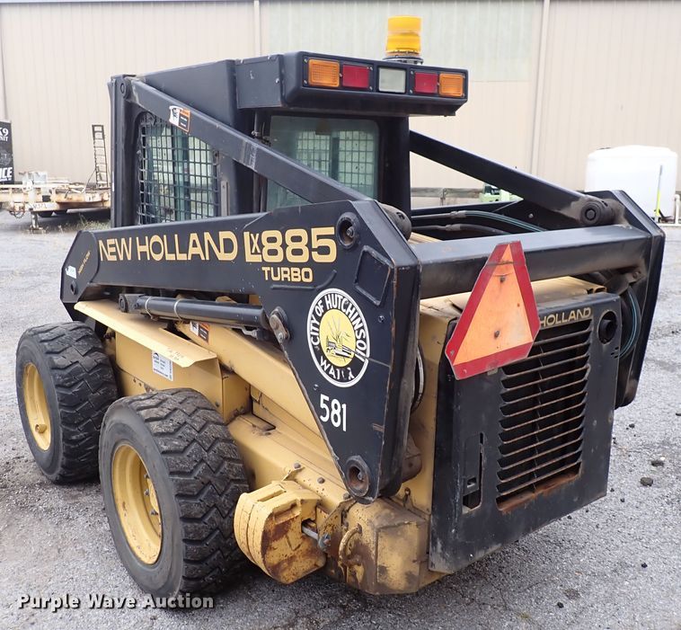 image for item DN2204 1999 New Holland LX885  skid steer loader