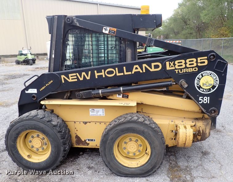 image for item DN2204 1999 New Holland LX885  skid steer loader