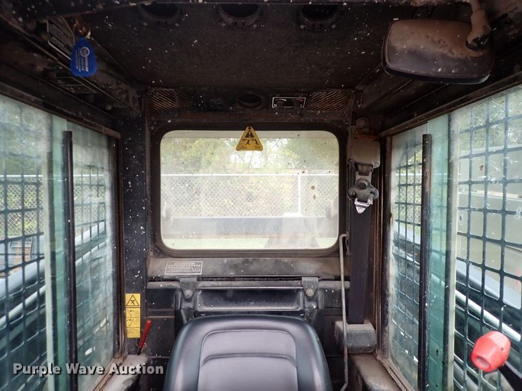 image for item DN2204 1999 New Holland LX885  skid steer loader