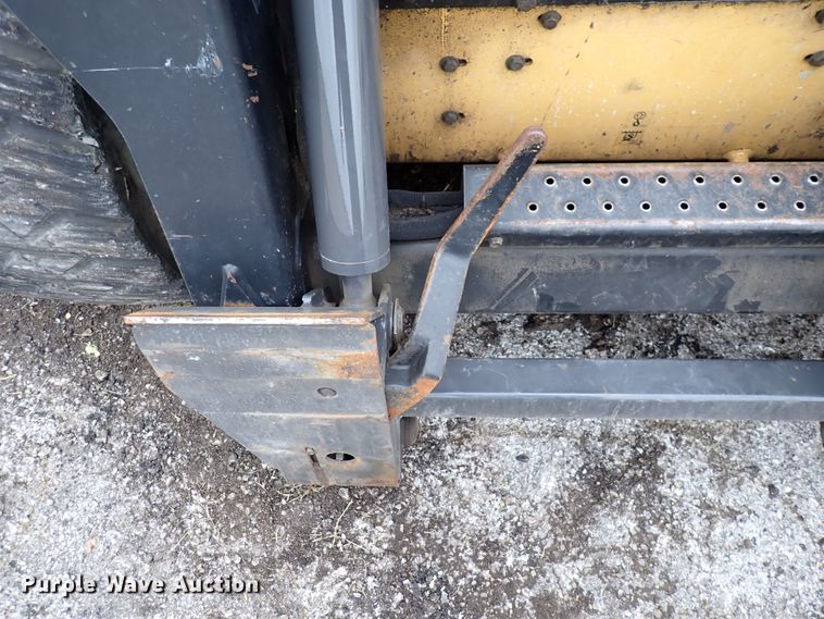 image for item DN2204 1999 New Holland LX885  skid steer loader