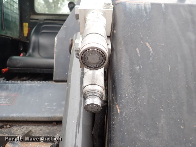 image for item DN2204 1999 New Holland LX885  skid steer loader