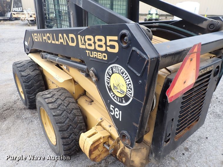 image for item DN2204 1999 New Holland LX885  skid steer loader