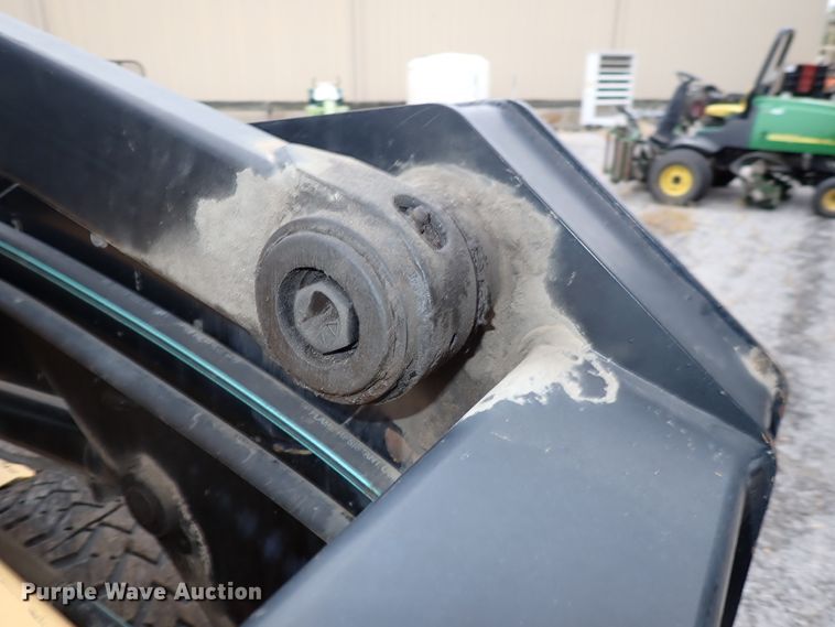 image for item DN2204 1999 New Holland LX885  skid steer loader