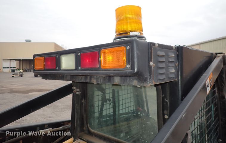 image for item DN2204 1999 New Holland LX885  skid steer loader